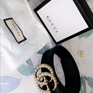 Pearl studded Gucci belt